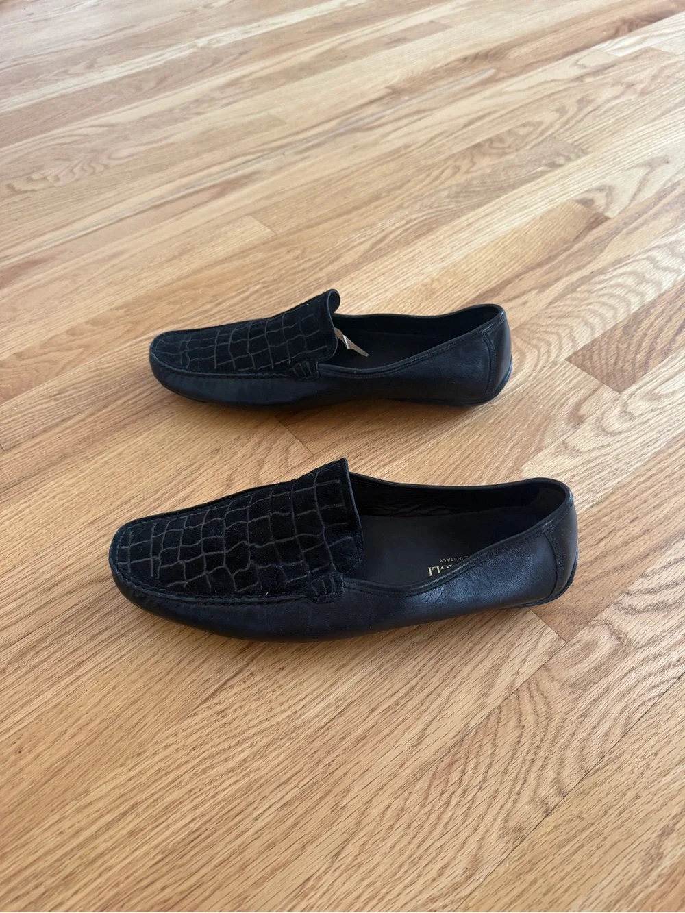 Bruno Magli men’s black loafers reptile print
